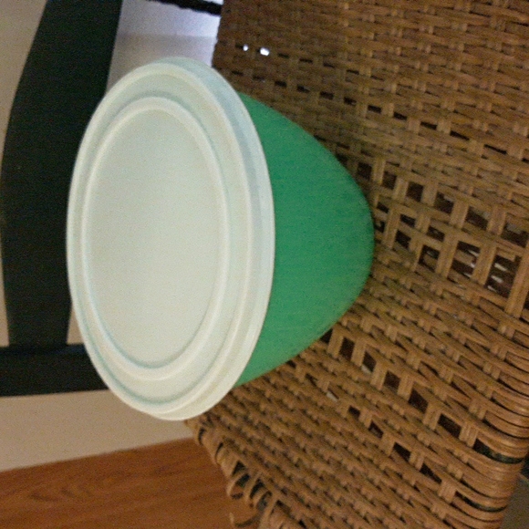 Tupperware Other - Vintage Tupperware lettuce crisper w/ cover and spike